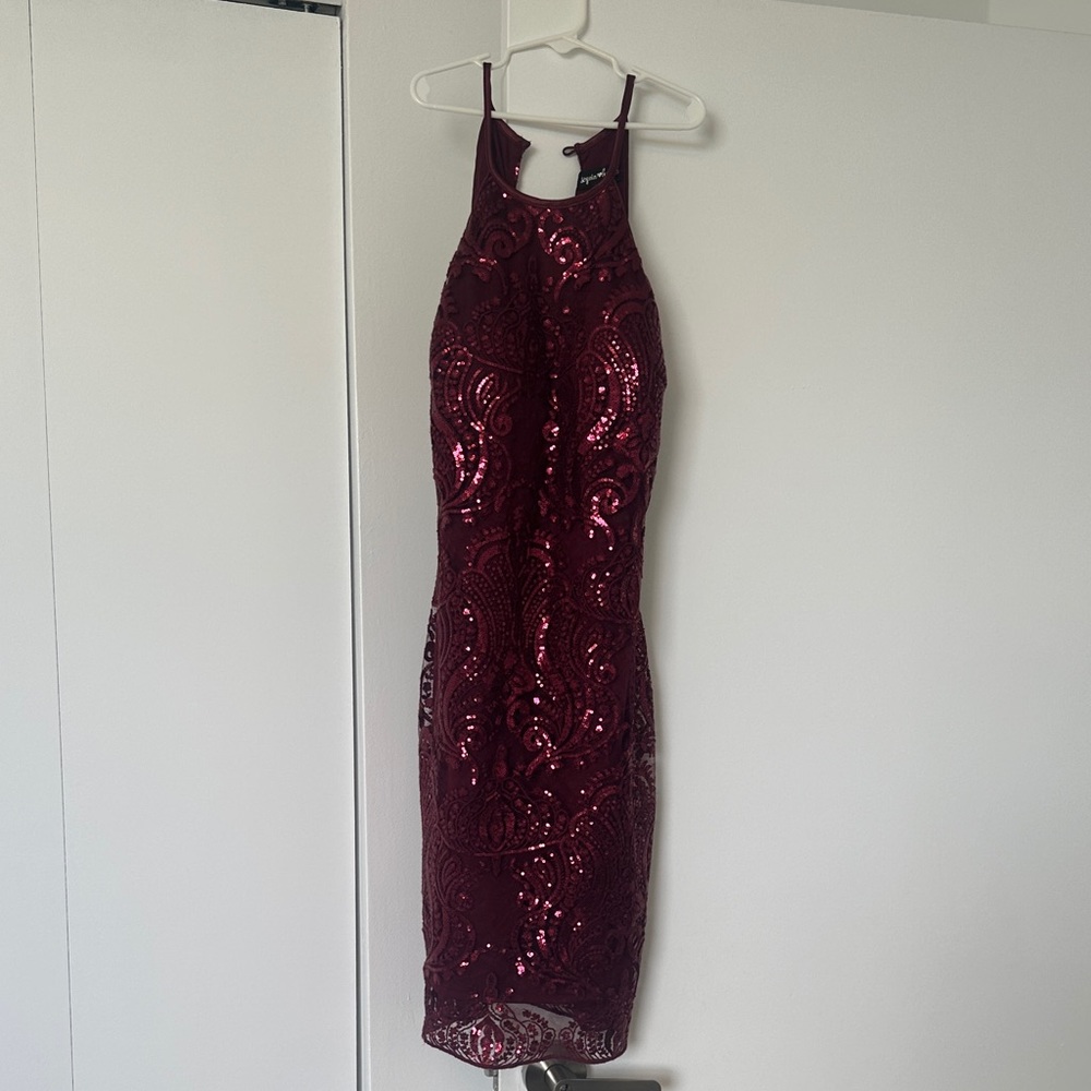 Elegant Burgundy Sequin Dress
